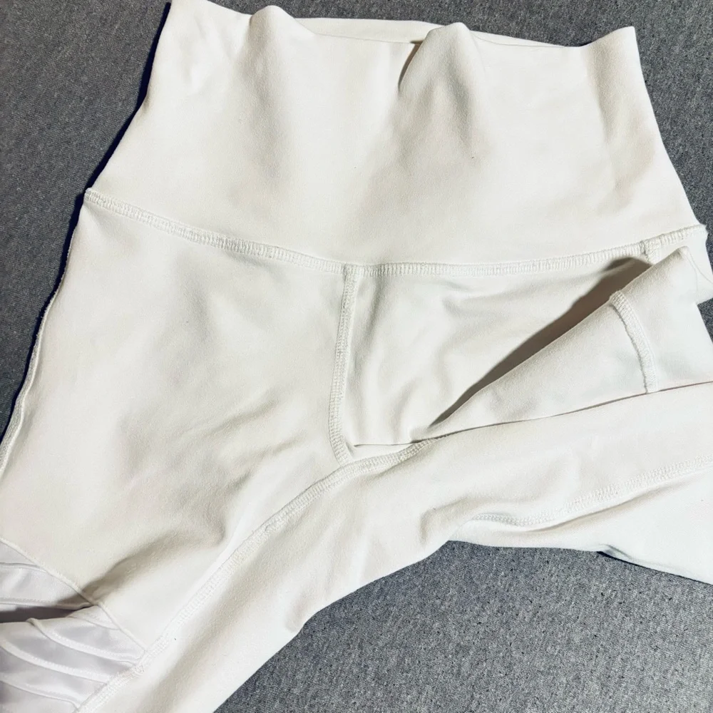ALO Yoga White Leggings High-Performance Stretch